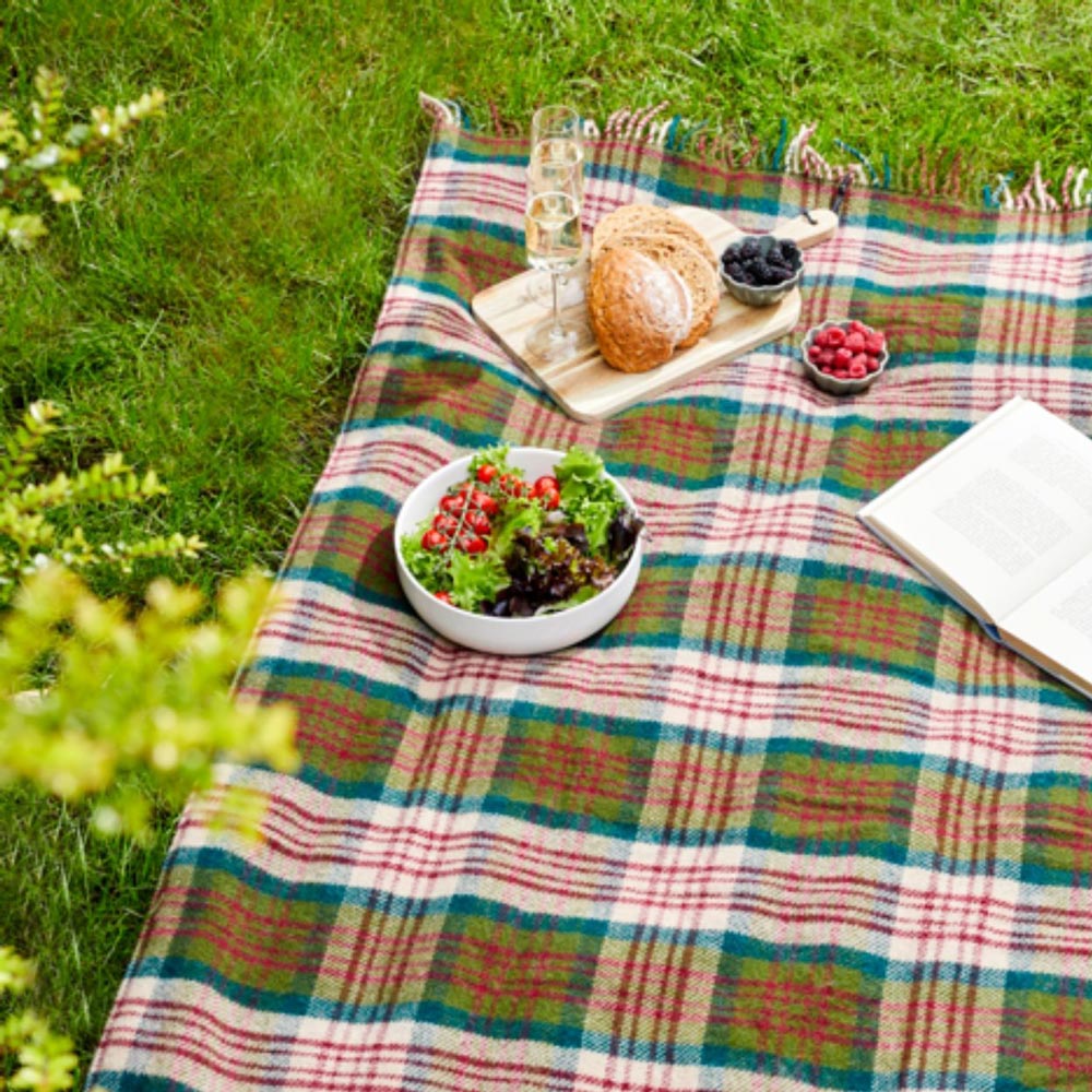 Thistleberry & Wine Picnic Rug